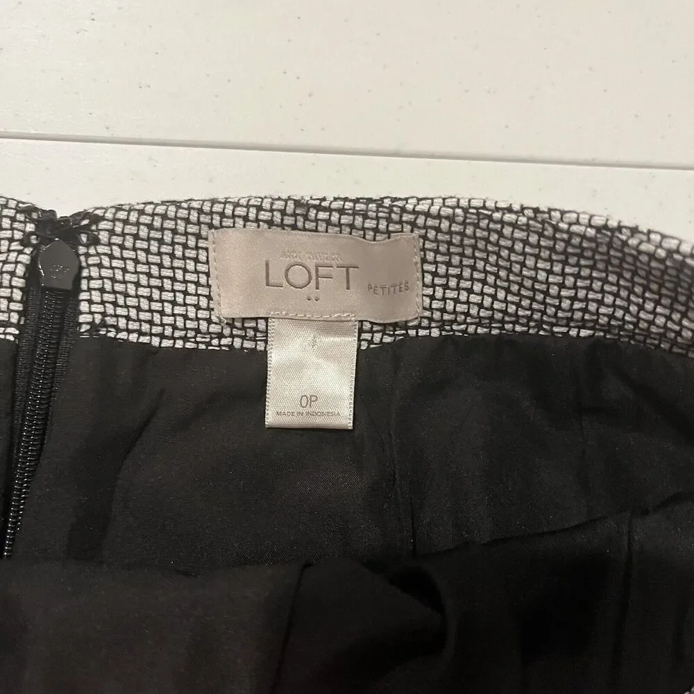 Ann Taylor Loft Skirt Size 0P(26") Check Black/White with Bow Center Pleat Lined - Picture 9 of 9